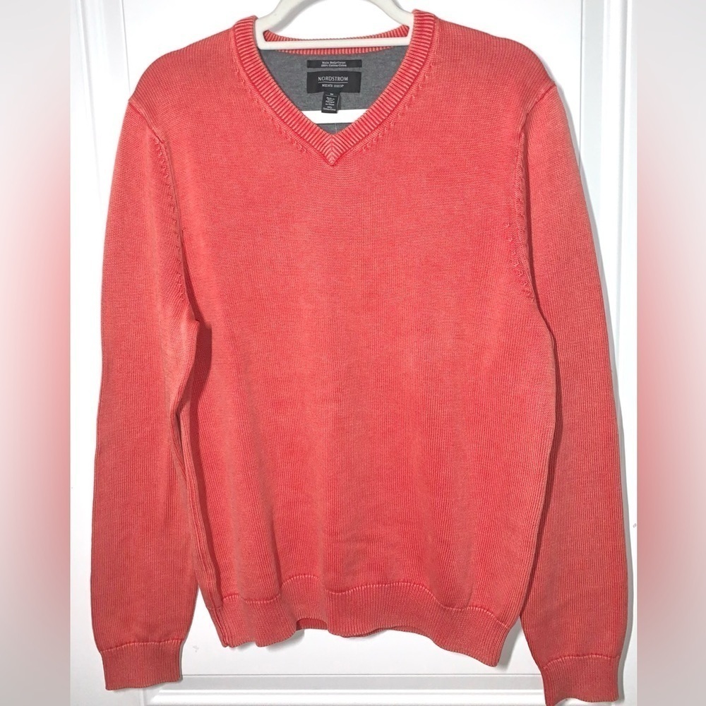 Nordstroms Faded Red Men’s V neck Sweater New with tags Medium